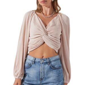 NWT Long Sleeve Twist Front Crop Top ✨